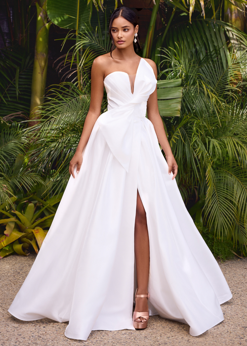 Wedding Dresses | Glamorous wedding gowns with refined silhouettes, perfect for the modern bride.